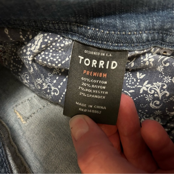 TORRID premium sz 16Tall stretch bootcut/flare jeans. - Picture 2 of 8